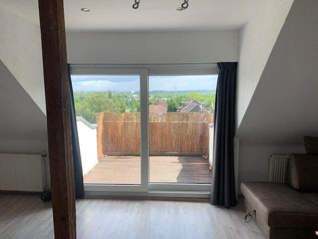 Schoene Ferienwohnung Im Dachgeschoss Apartment Essen